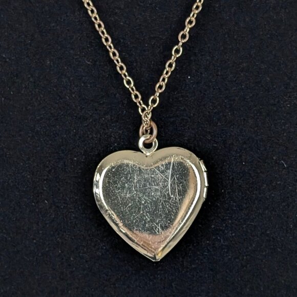 (2/$20) Colourful Iridescent Heart Locket Necklace - Picture 5 of 6